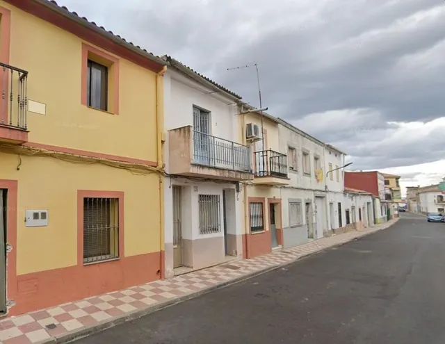 Casa en venta en Madrigalejo, Cáceres — 2
