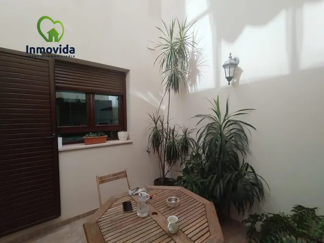 Casa Reformada con Espacios Exteriores en Córdoba - €380,000 — 13
