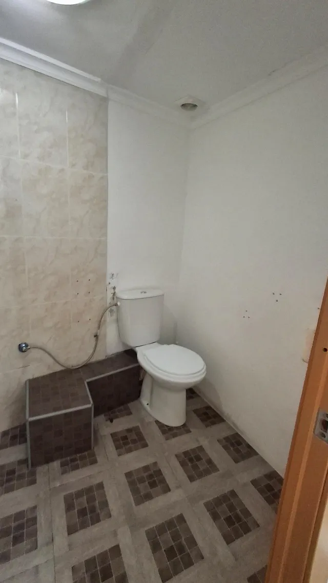 Bajo comercial en alquiler de 96 m2 situado muy cercano a la Plaza del Pueblo de Paterna. — 9