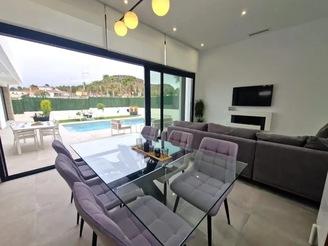 Villas espaciosas con piscina privada, en construcción, en un entorno natural muy privilegiado — 28