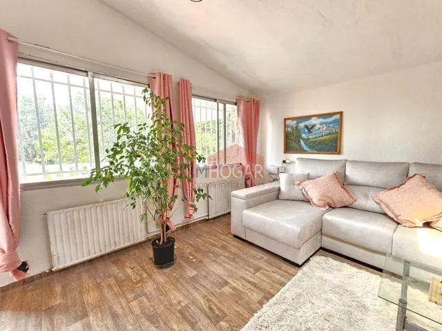 🏡 ¡OPORTUNIDAD ÚNICA! AMPLIO CHALET EN LA CAÑADA – URBANIZAC - foto 3