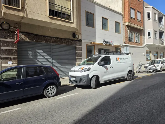 LOCAL EN ALQUILER EN SECTOR V — 8