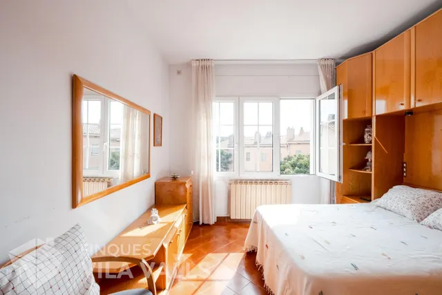 Casa con garaje para 5 coches, 2 terrazas y amplios espacios familiares — 31