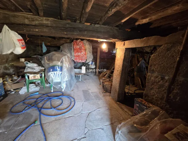 CASA reformada, con finca llana 3.300 m2 a 10 km. XINZO DE LIMIA. — 16