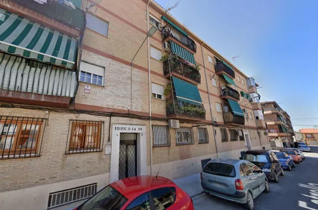 Se vende piso OKUPA en Peligros (Granada) - foto 2