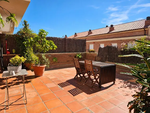Casa con jardín y piscina en Premià de Dalt — 18