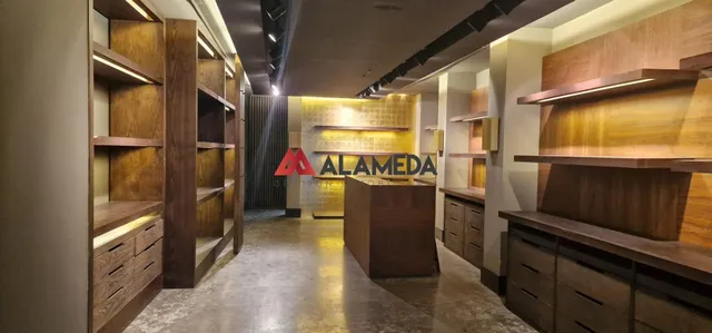 LOCAL COMERCIAL EN CALLE LA FUENTE — 5