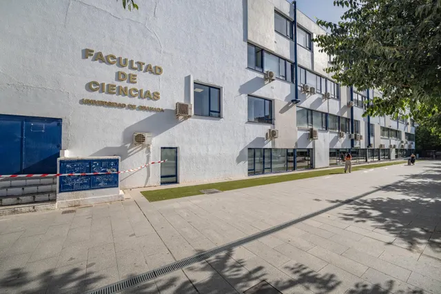 PISO IDEAL INVERSORES. ZONA CAMINO DE RONDA Y FACULTAD DE CIENCIAS — 2