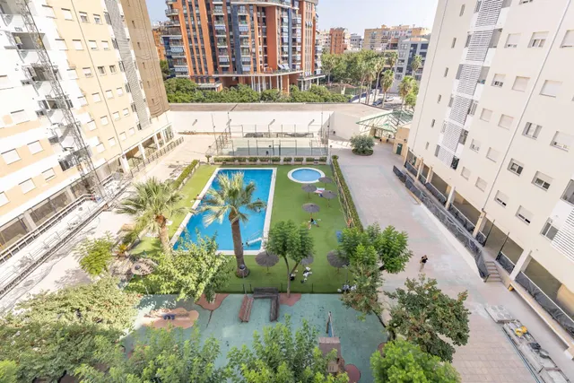 VIVIENDA CON PISCINA, PLAZA DE GARAJE Y TRASTERO — 7