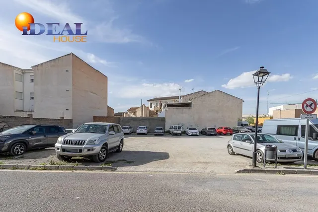 ¡Oportunidad única! Solar en venta en Churriana de la Vega — 3