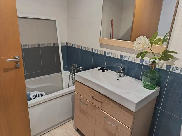 Se vende piso para entrar a vivir a 20 minutos de Alicante, con todos los servicios a mano, ascensor, plaza de garaje y trastero — 23