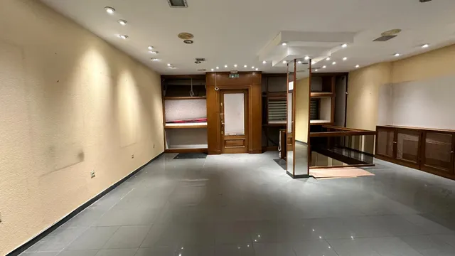 Local comercial en Pasaje Beltrán ( Zona El Collado) — 11