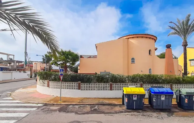 Cuidado chalet en Playa Honda, con piscina y garaje — 42