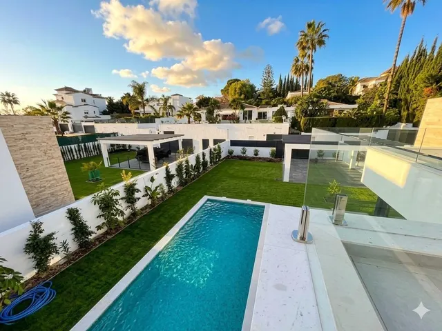Chalet 6 habitaciones 418m² en venta - Costa Del Sol — 25