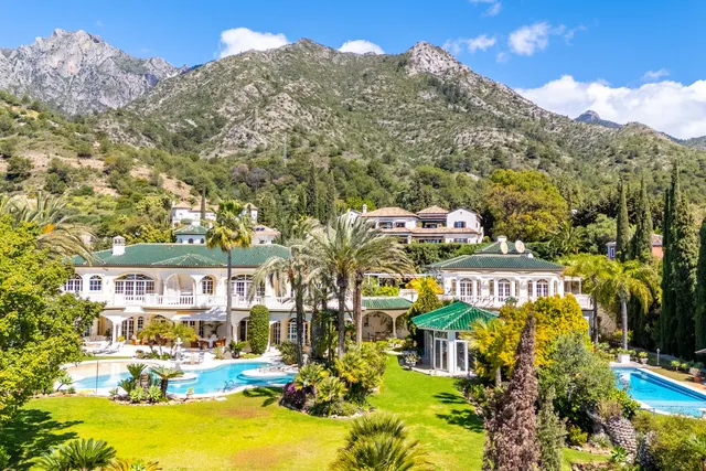 Chalet 14 habitaciones 2100m² en venta - Marbella