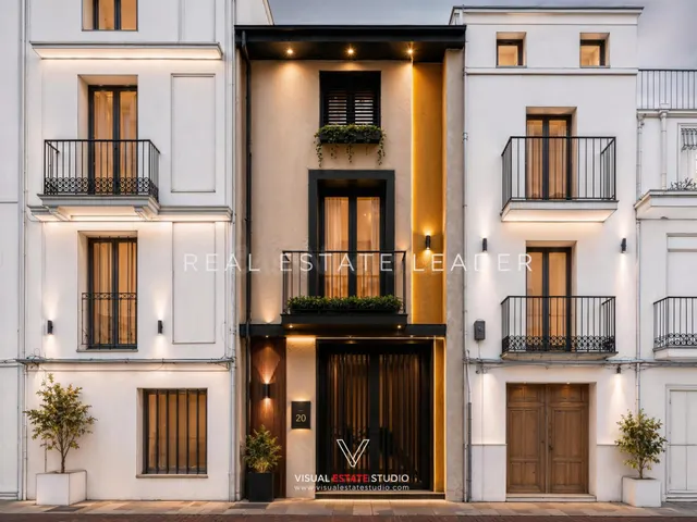 CASA SEÑORIAL EN EL CENTRO. POTENCIAL PARA VIVIR, INVERTIR O