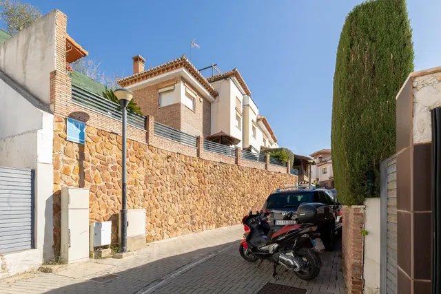 Casa o chalet independiente en venta a 5 minutos del Centro  - foto 3