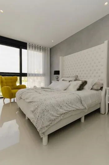 AMPLIOS ESPACIOS INTERIORES — 16