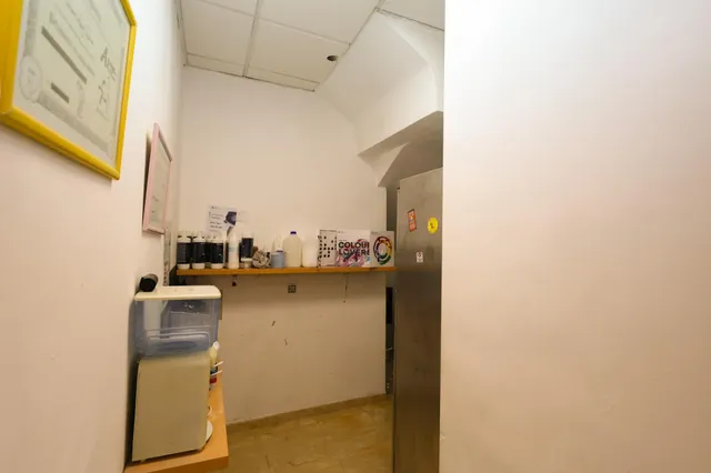 Local comercial en venta – opción conjunta o por separado — 19
