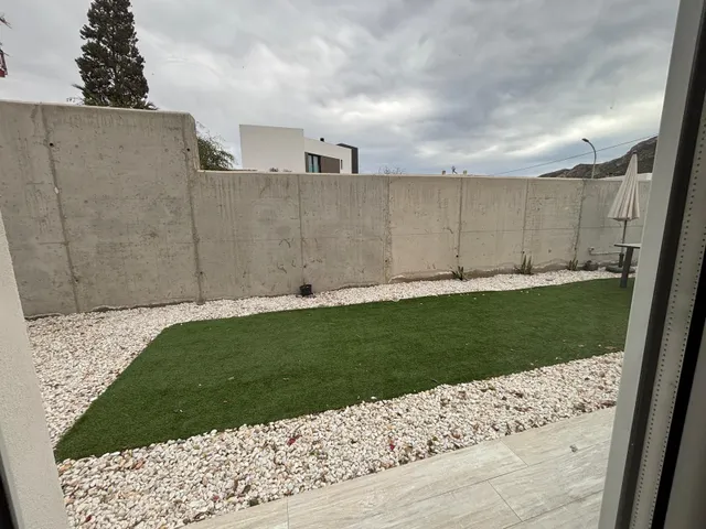 Chalet independiente a estrenar con piscina privada y jardín en Calabardina — 14