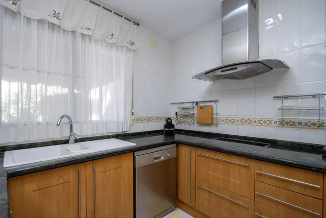 MONCOFAR (CASTELLÓN). CASA SINGULAR DE 2 PLANTAS JUNTO A LA IGLESIA. — 28