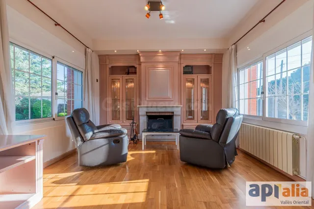 MARAVILLOSO CHALET A LA VENTA EN LES PUNGOLES - foto 4