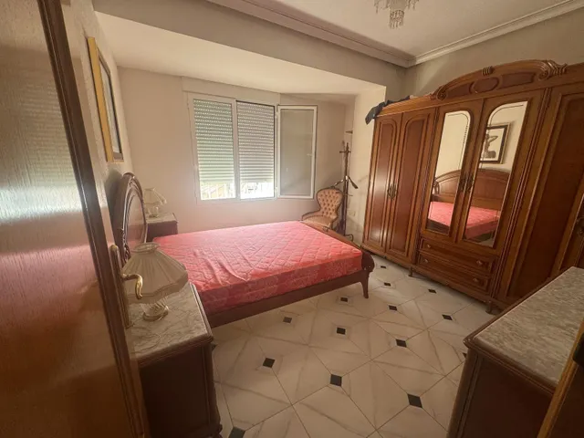 Edificio de dos apartamentos con terraza y garaje — 23