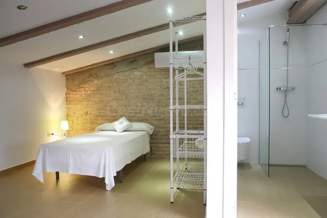 Alquiler de una casa en Cabanyal de 4 habitaciones y 2 baños - foto 2