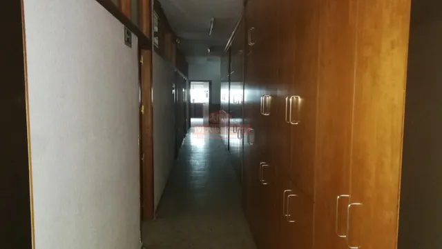 OCASION! SE ALQUILA GRAN ENTREPLANTA CON DIVERSOS DESPACHOS Y OFICINAS, EN EL CORAZON DE ALBACETE — 43