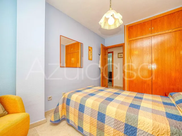 Piso en venta de 4 dormitorios y 2 baños completos con garaje Junto al Mercado Central de Alicante — 14