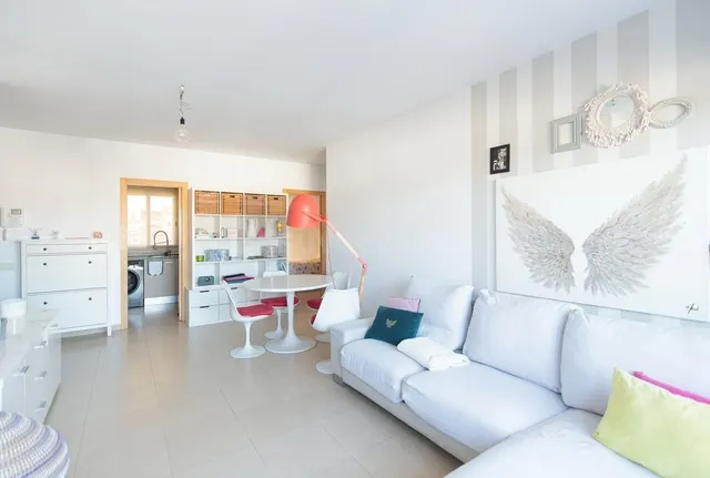 ¡Tu nuevo comienzo con vistas en Onda! Ático luminoso con gr