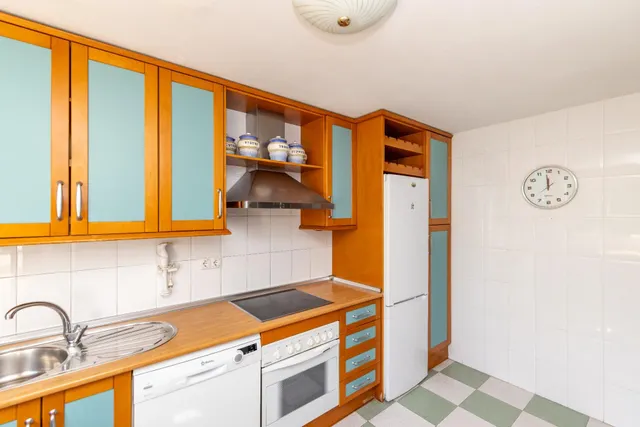 CHALET INDEPENDIENTE CON PISCINA PRIVADA, JARDÍN Y GARAJE EN MONACHIL — 33