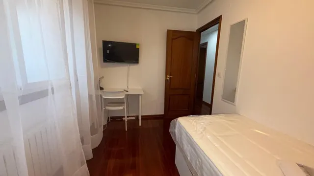 Maravillosa habitación de alquiler en pleno centro de Ourense – zona valle-inclán — 15