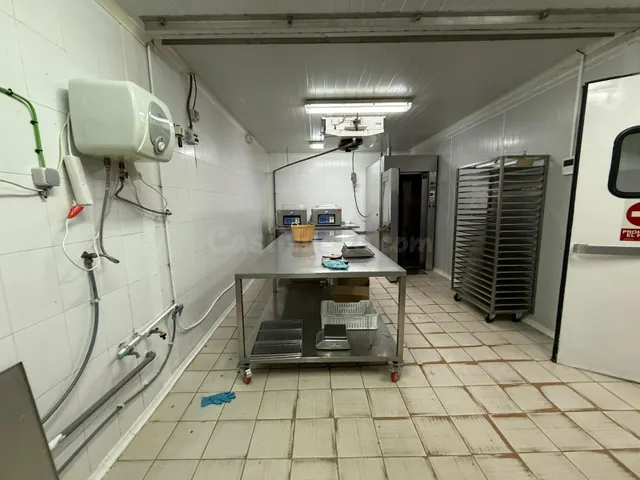 Nave industrial 280m² en venta - Andalucia - foto 3