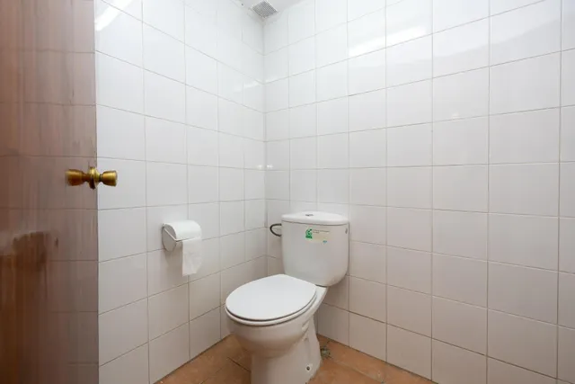 Local de 50 m2 cerca del centro de Granada con posibilidad de cambio de uso a vivienda — 19