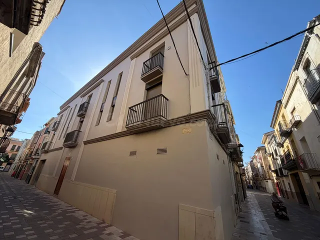 Casa en Almassora con cinco dormitorios y garaje - foto 2