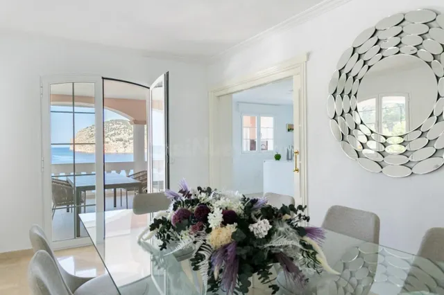 VENTA ö ALQUILER SOLO OPCION A COMPRA - Lujosa villa con piscina y espectaculares vistas al mar en Camp de mar — 12