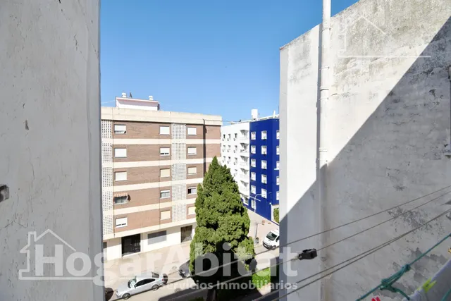 REFORMADO CON BALCÓN CERCA DEL PUERTO — 31