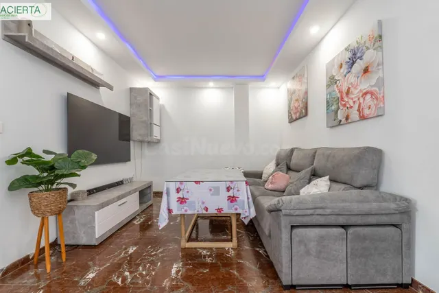 Encantadora Casa Reformada en Ogijares con Vistas y Espacios para Disfrutar — 2