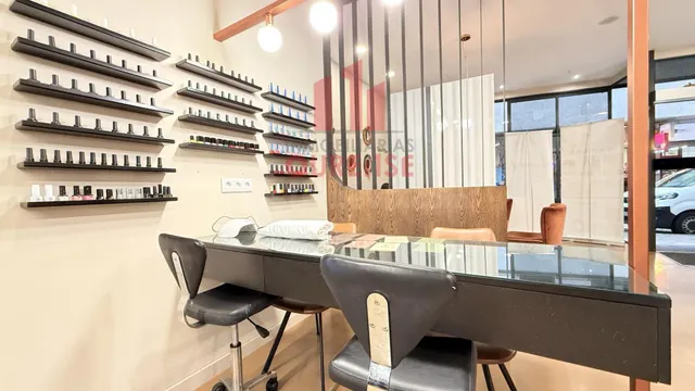 ALQUILER DE ESPACIO PARA MANICURISTAS EN RECONOCIDA PELUQUER - foto 4