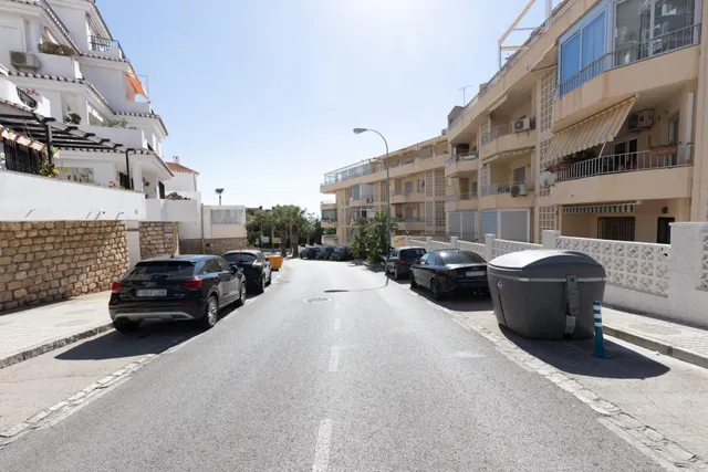 ¡exclusivo apartamento en primera linea de playa con reforma integral de alta gama! — 35