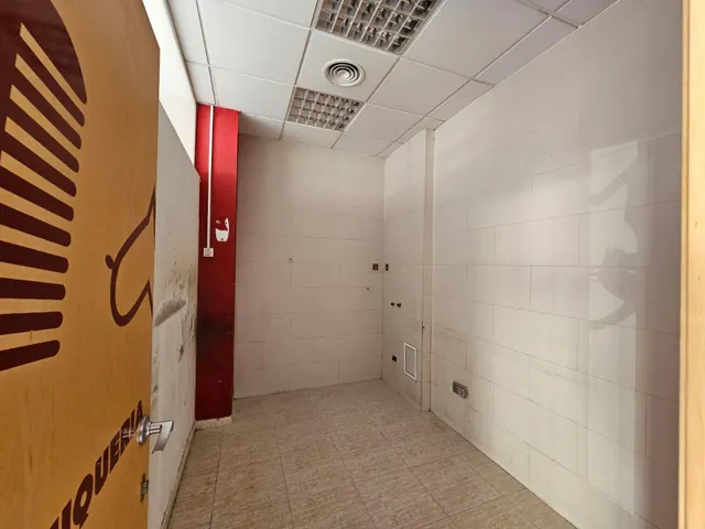 LOCAL COMERCIAL EN LA RAPITA — 10