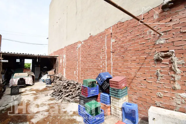 TERRENO URBANO CON MUCHAS POSIBILIDADES — 42