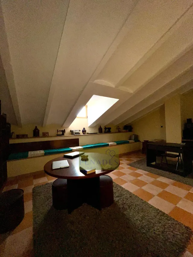 Espectacular chalet a la venta con impresionante jardín interior — 27