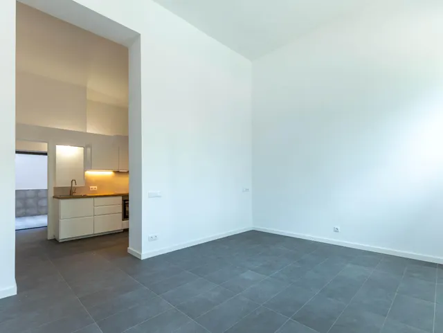 Agencia Inmobiliaria en Barcelona. Estudio en venta en el Co - foto 2