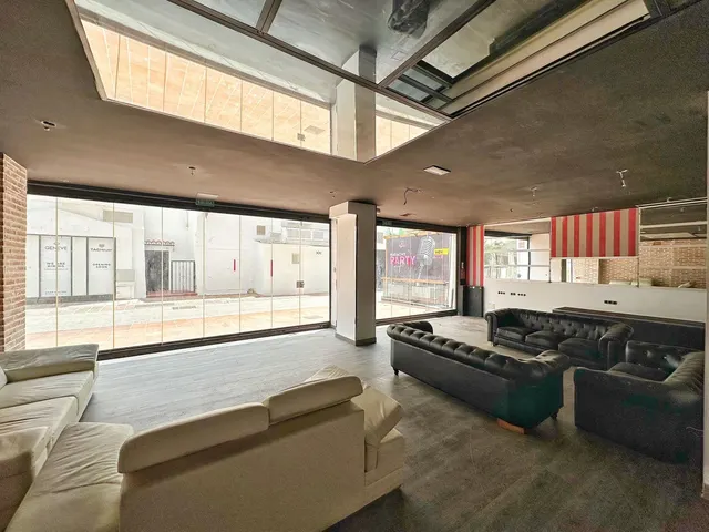 Local comercial 219m² en venta - Marbella — 7