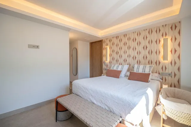 Impresionante Vivienda de Lujo con Diseño Moderno y Comodidades Exclusivas — 31