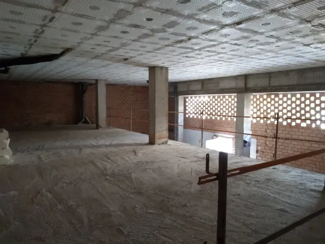OCASIÓN, loca comercial, 200m, bien situado, VISITELO!! — 2