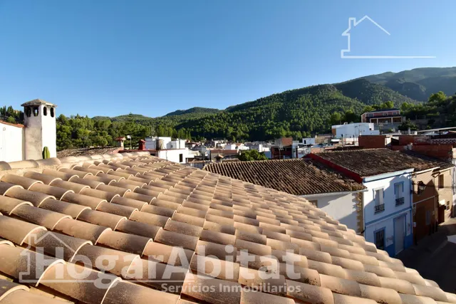 Desconecta con vistas a la montaña y atardeceres de paz en esta amplia casa con gran terraza y chimenea — 33