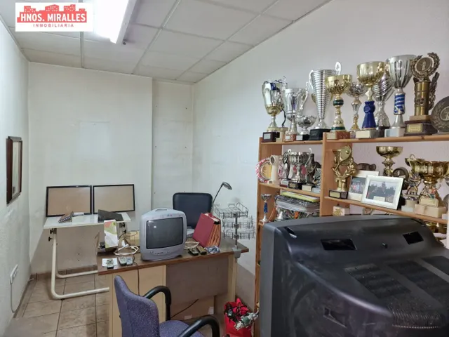LOCAL COMERCIAL DISPONIBLE A LA VENTA, Y APTO PARA CUALQUIER